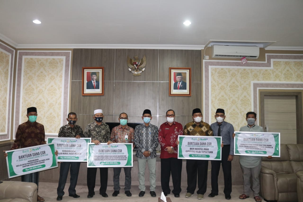 Bank Aceh Syariah Cabang Tapaktuan Serahkan CSR