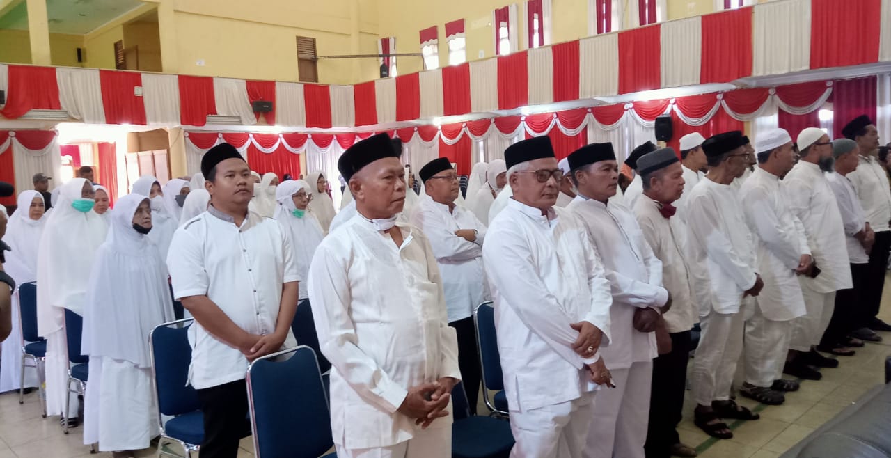 Bupati Aceh Selatan Lepas Keberangkatan 54 Calon Jamaah Haji