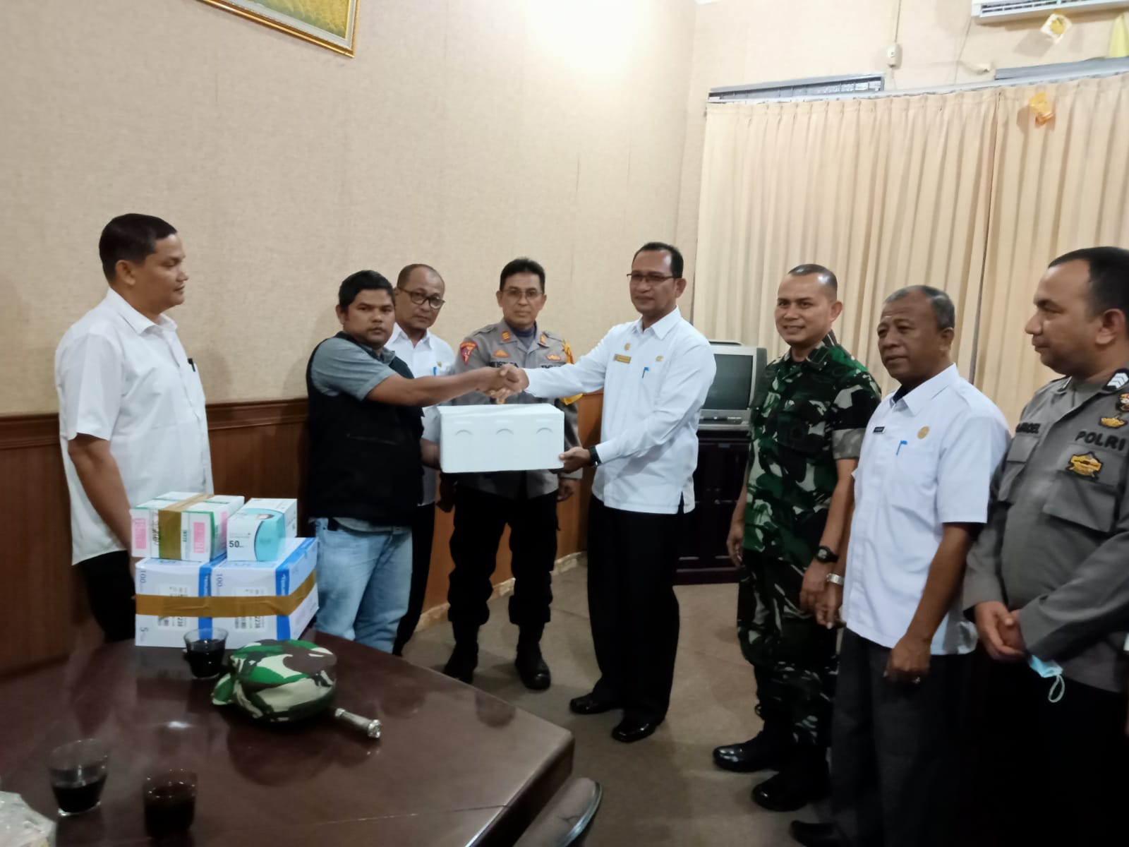 952 Ekor Ternak di Aceh Selatan Tertular PMK, Disnak Aceh Serahkan 1.000 Dosis Vaksin