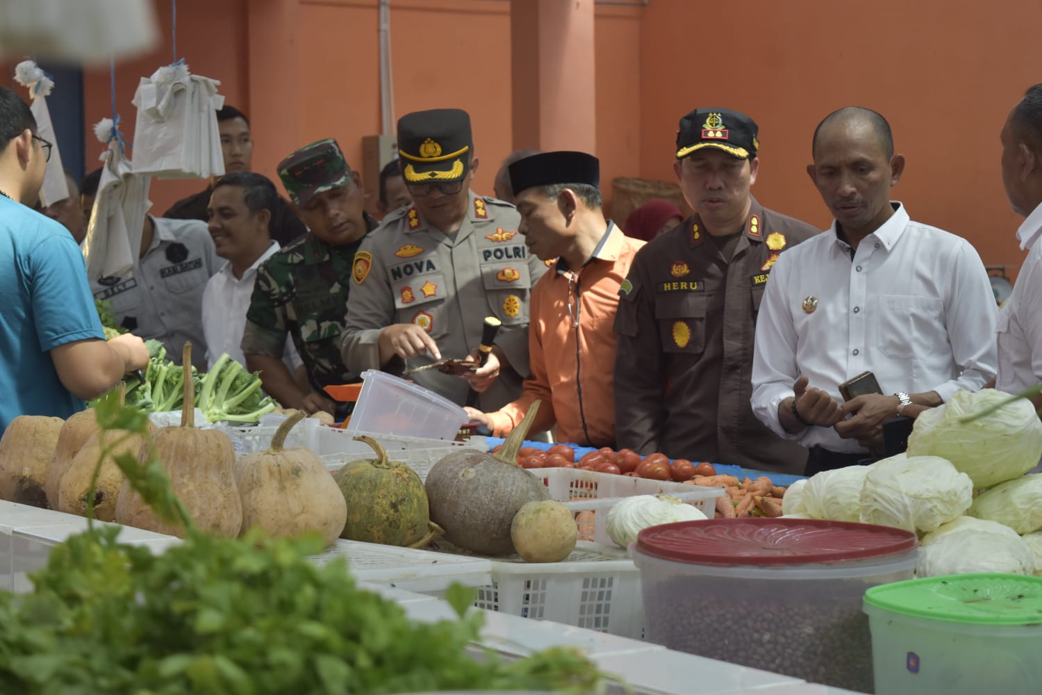 Bupati Aceh Selatan Sidak ke Pasar Inpres Tapaktuan, Pantau Harga, Akan Gelar Operasi Pasar