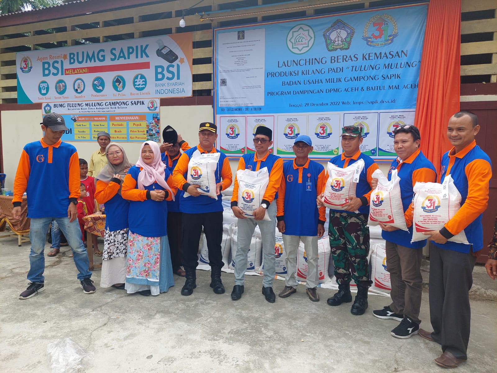 Bupati Aceh Selatan Launching Beras Kemasan Produk BUMG Gampong Sapik