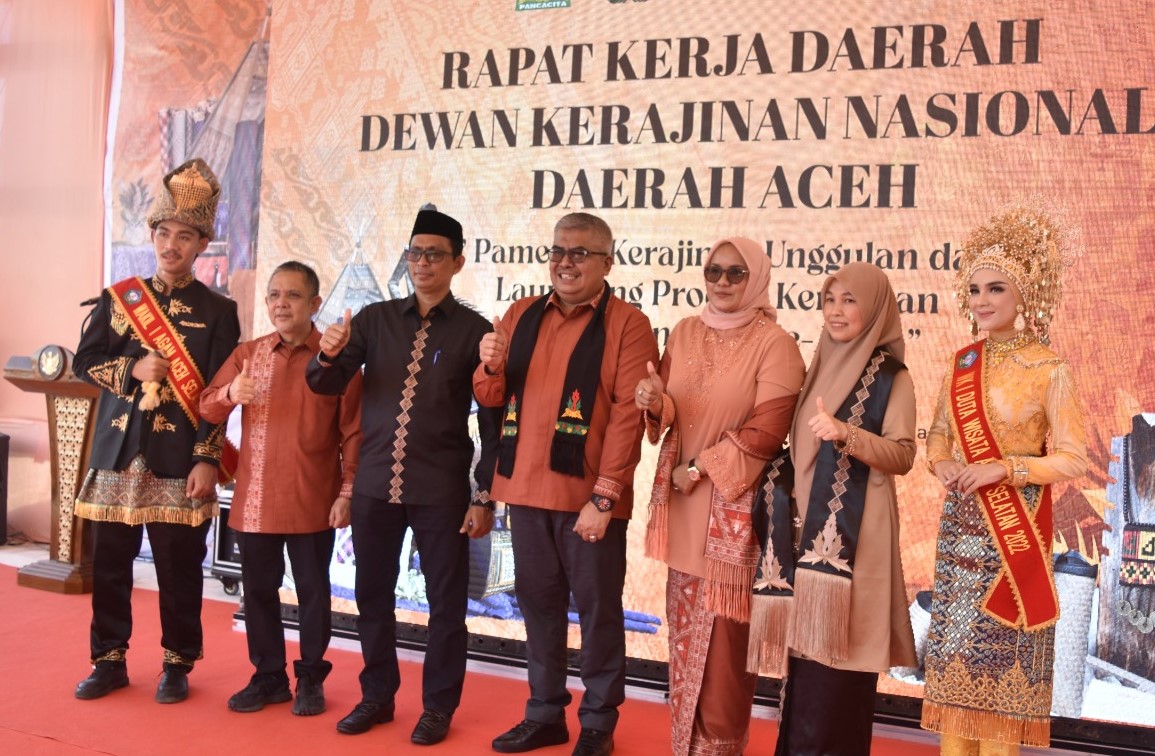 Sekda Aceh Apresiasi Pameran Kerajinan Unggulan di Rakerda Dekranasda Aceh