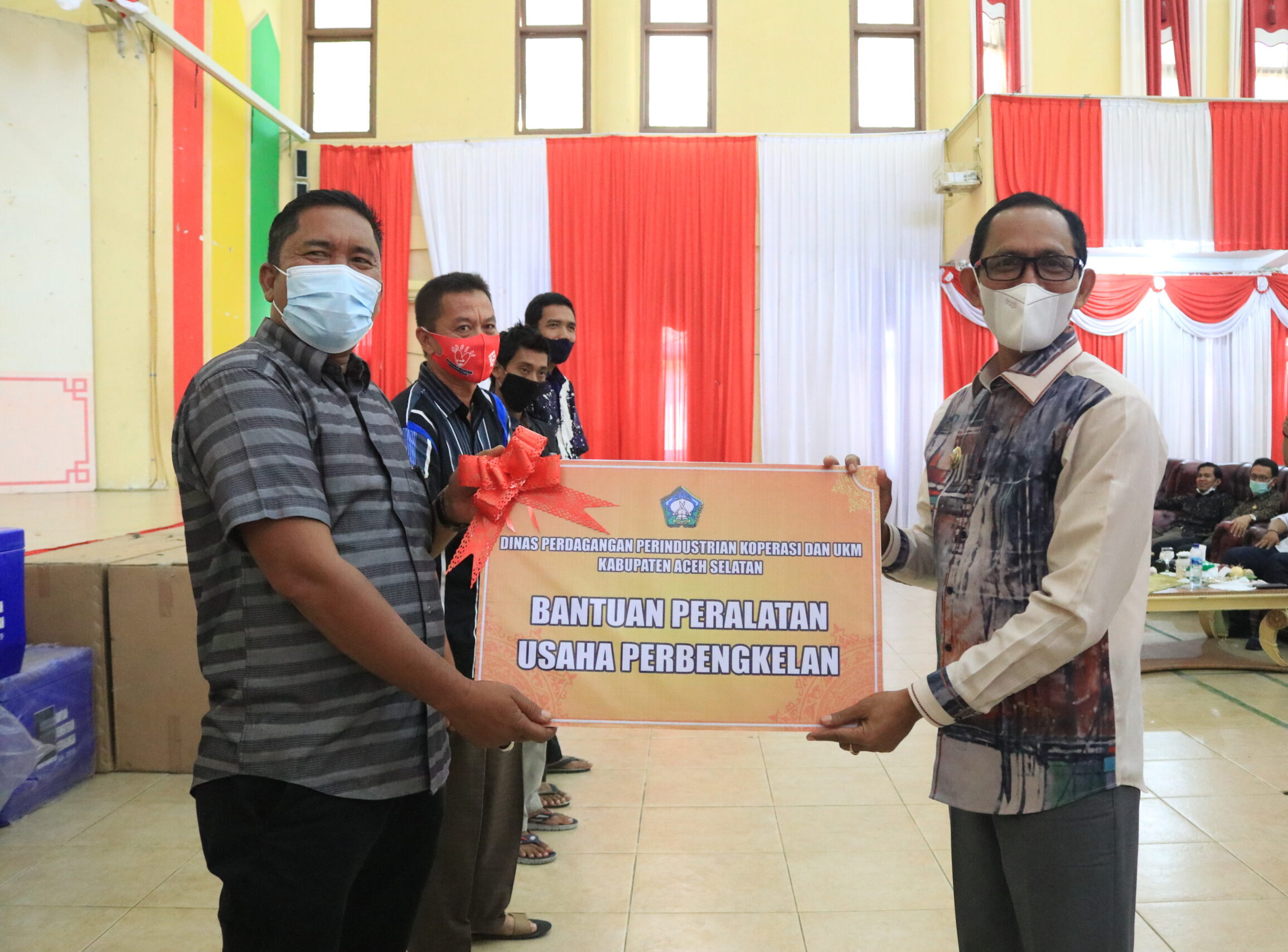 Penyerahan Bantuan Mesin, Peralatan dan Modal Usaha Bagi Pelaku Usaha Mikro