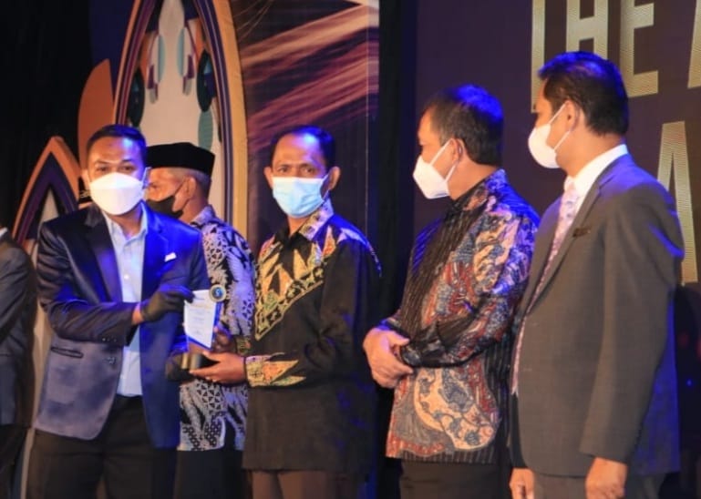 Bupati Aceh Selatan Raih Penghargaan Atas Program Santunan Kematian