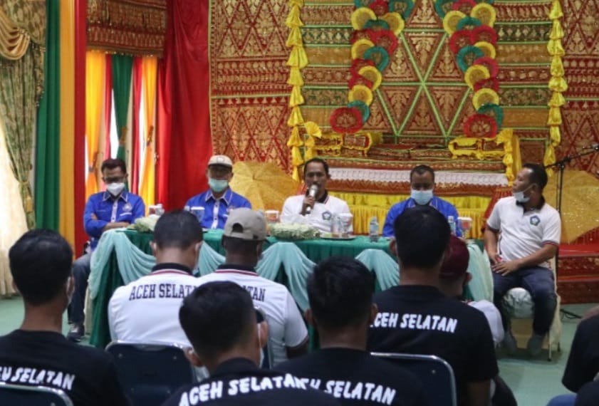 Dukungan Penuh Tgk. Amran kepada Tim Sepakbola Aceh Selatan untuk Pra PORA