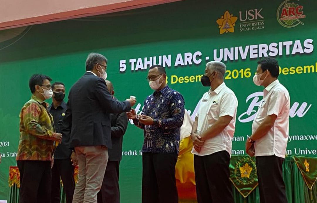 ARC Universitas Syiah Kuala Beri Penghargaan Kepada Bupati Aceh Selatan