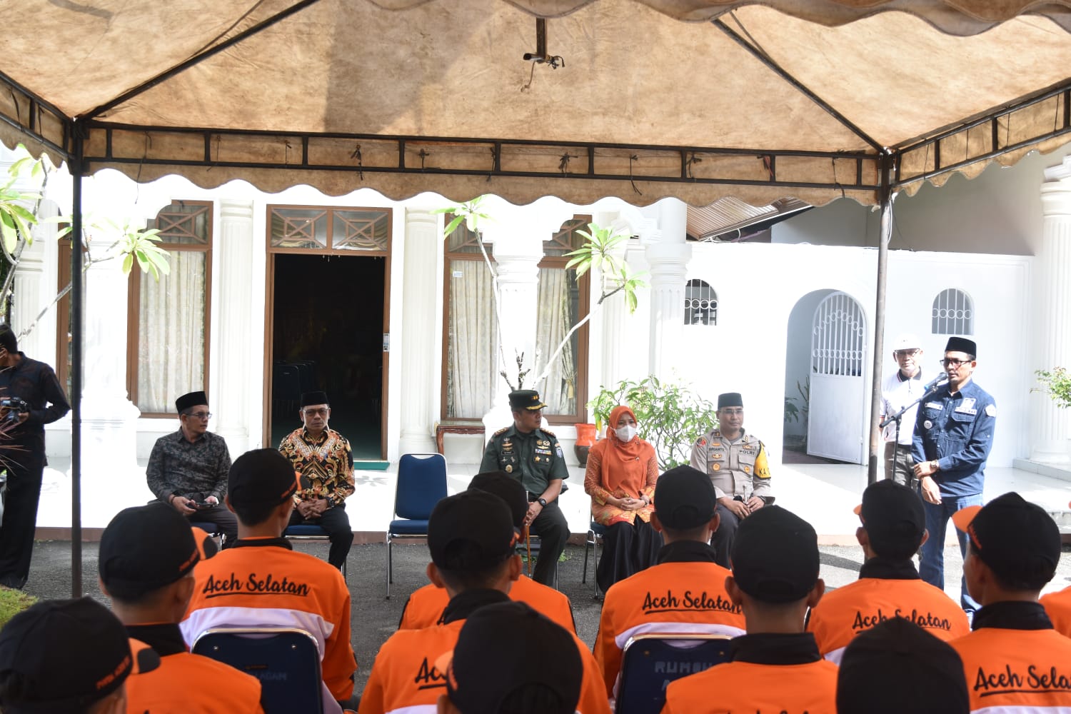 Bupati Aceh Selatan Lepas Kontingen Popda Aceh di Meulaboh, Ikuti Tujuh Cabang Olahraga