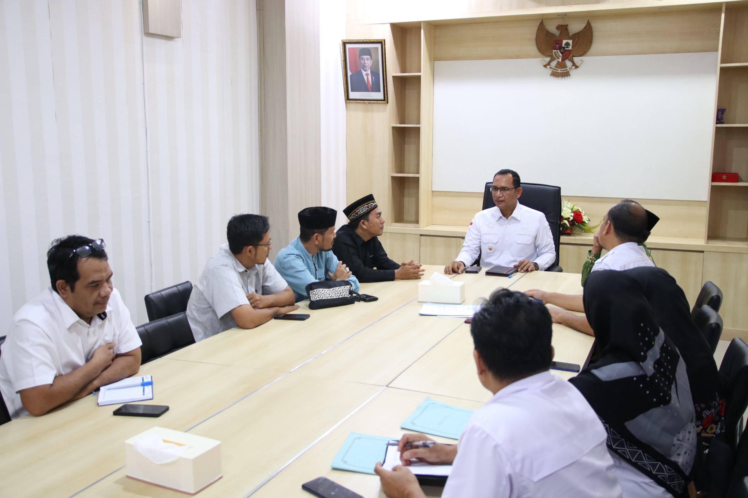 Pj Bupati Terima Kunjungan Audiensi BMK Aceh Selatan, Cut Syazalisma: Jaga Amanah Muzakki dan Munfiq