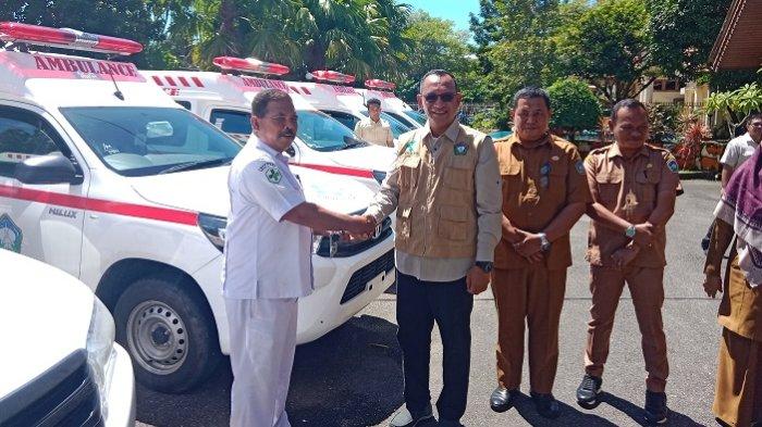 Tingkatkan Pelayanan, Pj Bupati Aceh Selatan Serahkan Enam Unit Ambulance Ke Puskesmas