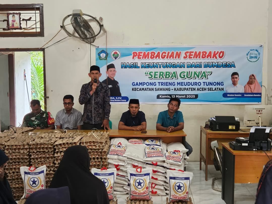 Berhasil Kelola BUMG, Pemerintah Gampong Trieng Meuduro Tunong Salurkan Sembako untuk Masyarakat