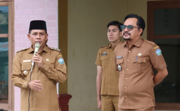 Pimpin Apel di Kantor Camat Kluet Utara, Wakil Bupati Ingatkan Kedisiplinan ASN