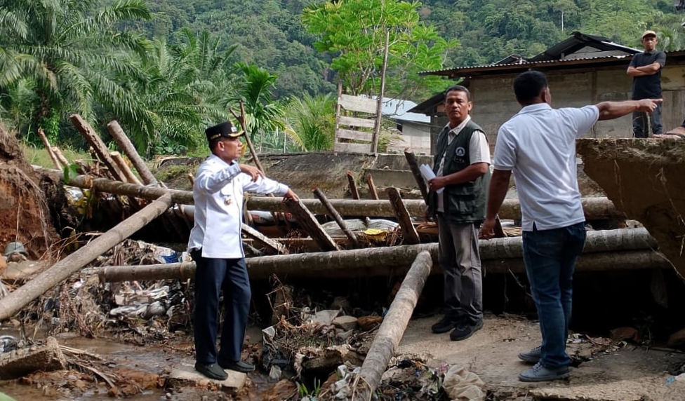 Respon Cepat, Wabup Baital Tinjau Kerusakan  Irigasi di Krueng Batu dan Siapkan Penanganan Darurat