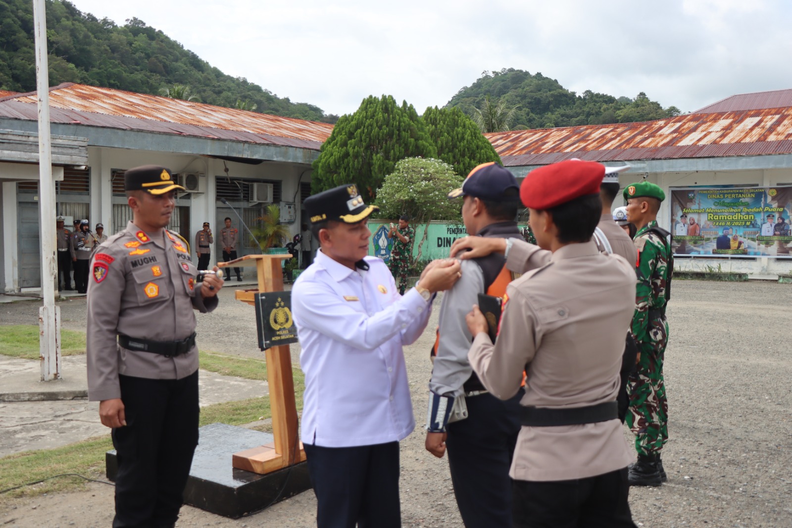 Wakil Bupati Aceh Selatan Hadiri Gelar Apel Pasukan Operasi Ketupat Seulawah 2025 Polres Aceh Selatan
