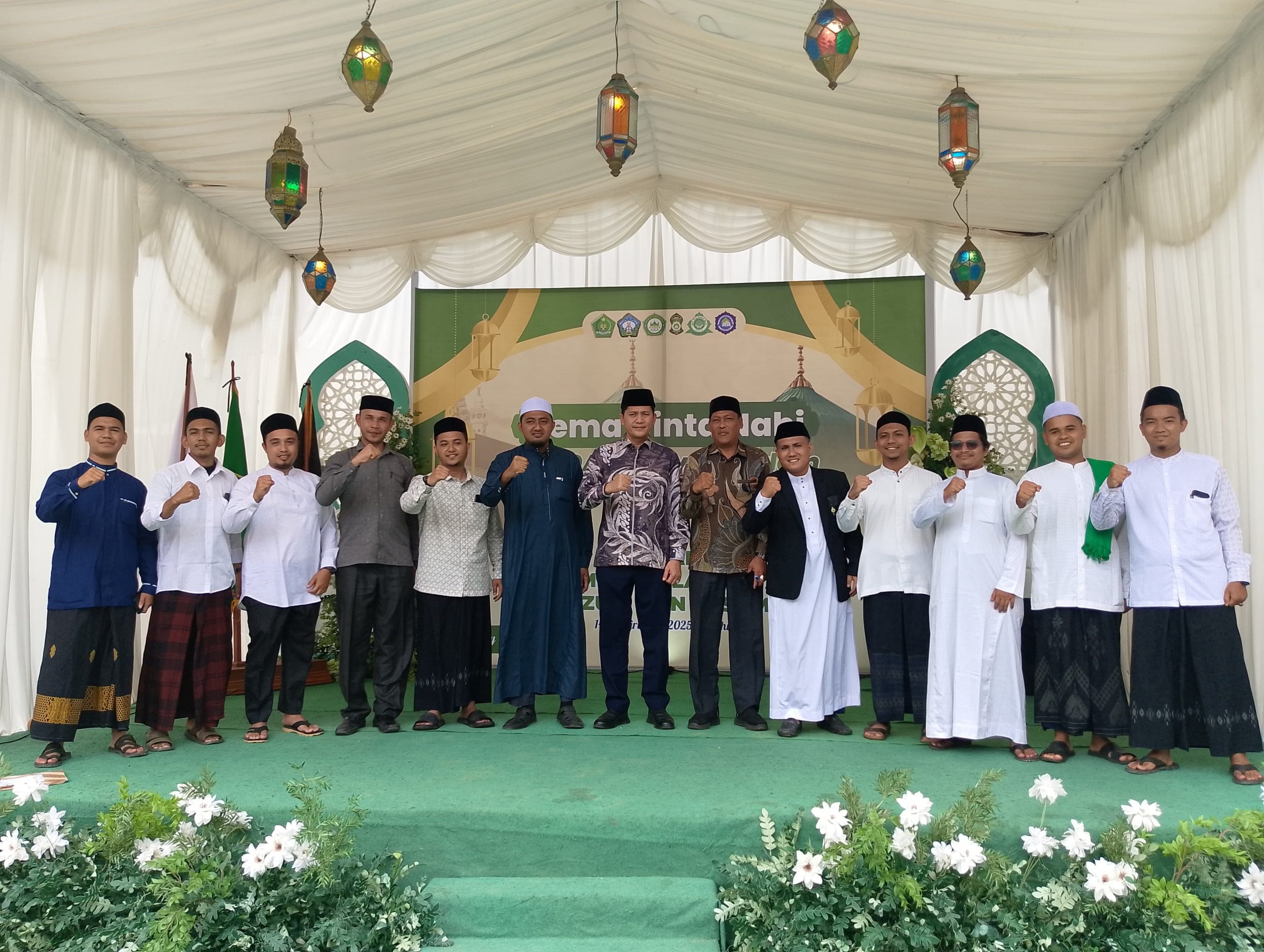 Hadiri Peringatan Maulid Nabi di MUQ, Bupati Aceh Selatan Tunjukkan Kepedulian terhadap Santri dan Pendidikan Islam