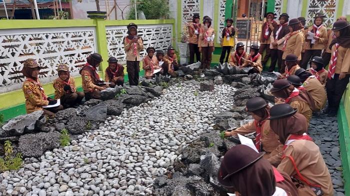 Peserta Jambore Cabang Aceh Selatan 2025 Menapak Legenda Tuan Tapa, Sambil Bersihkan Situs Sejarah Tapaktuan
